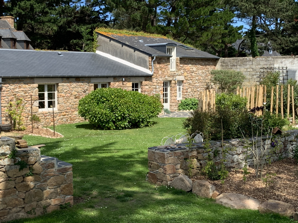 Zoomer sur l'image : 1---Tintaine-vu-du-jardin.jpg