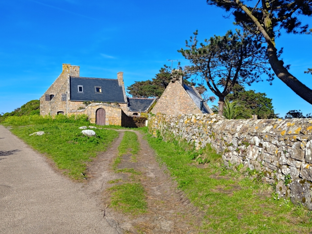Zoomer sur l'image : 1-LA-MAISON-DE-BREHAT.jpg