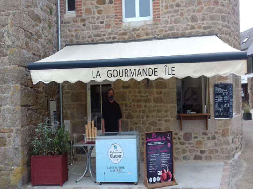 Zoomer sur l'image : La-Gourmande-ile-73f61e8ac76147aab1b09243b411daed.jpg