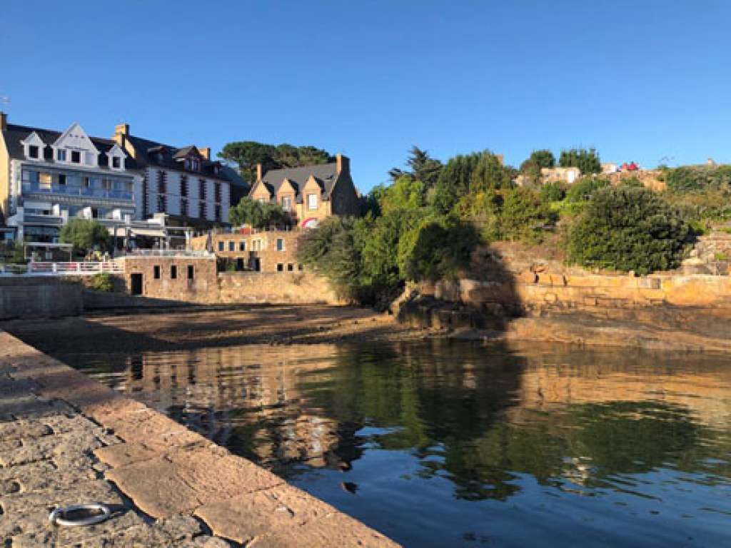 Zoomer sur l'image : Vue-de-la-mer-96f2d14557ee4441b16e1e2141f179df.jpg
